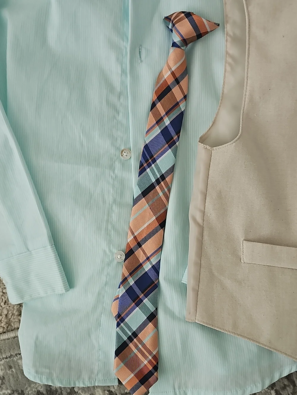 Boys Size 7 Izod Suit With Tie Vest